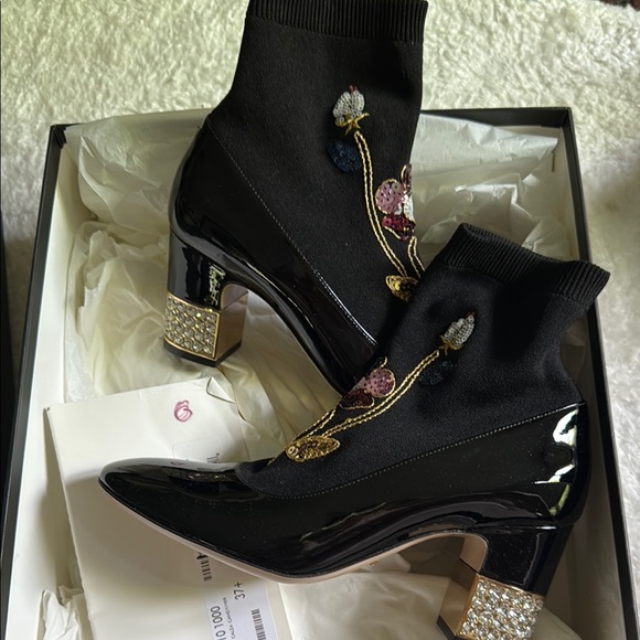 Gucci Black and Gold Heeled Boots - Picture 1 of 6